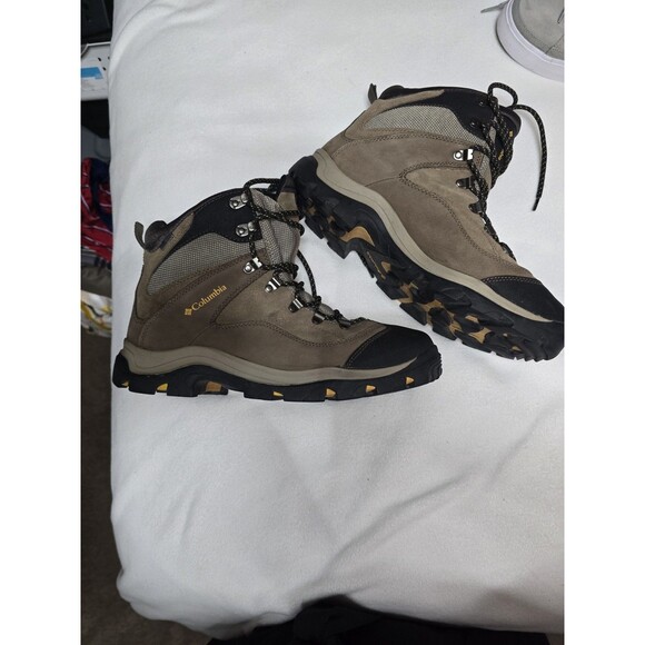 Columbia waterproof perfect condition men\'s hiking boots size 11 main image 8
